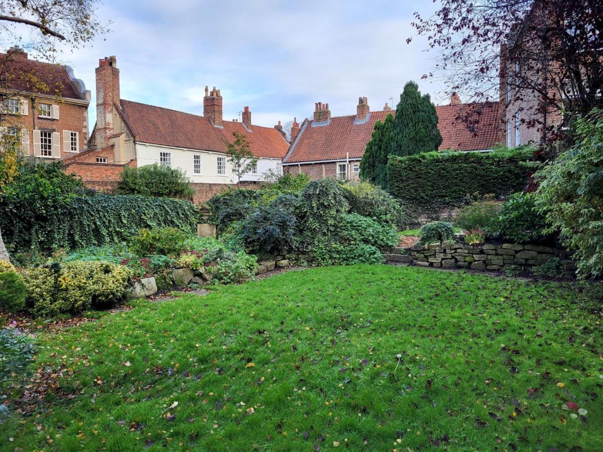 York Minster Garden Apartment ภายนอก รูปภาพ